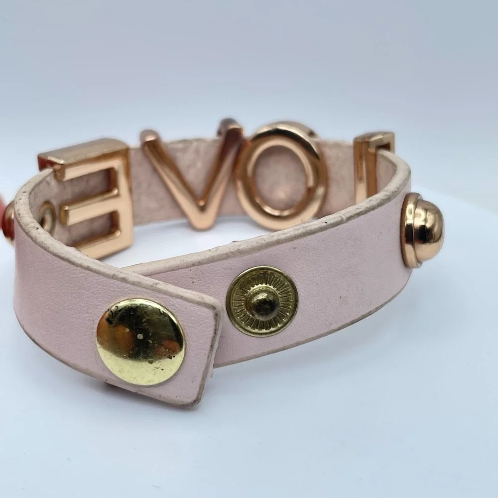 Valentine Gift Fashion Gold-Tone Classic Pink Vegan Leather "Love" Snap Bracelet - Picture 4 of 10